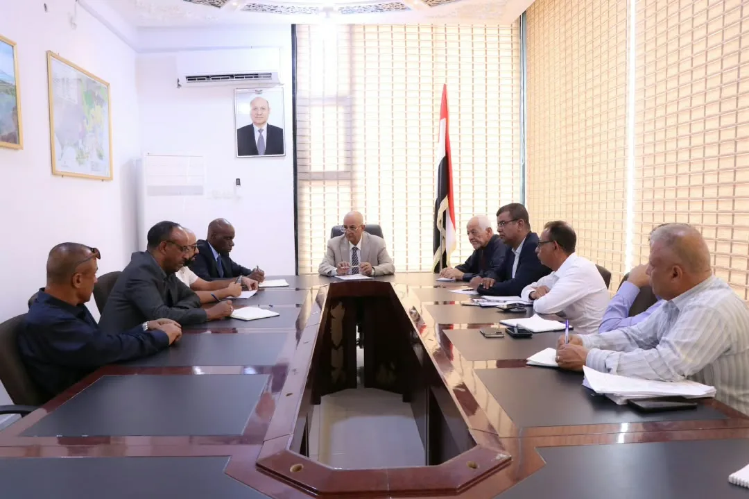 الوزير الشرجبي يبحث مع الفاو تعزيز التعاون في مشاريع المياه والبيئة
