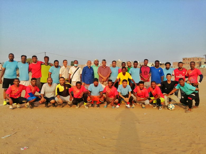 الكاتب/ حسن
